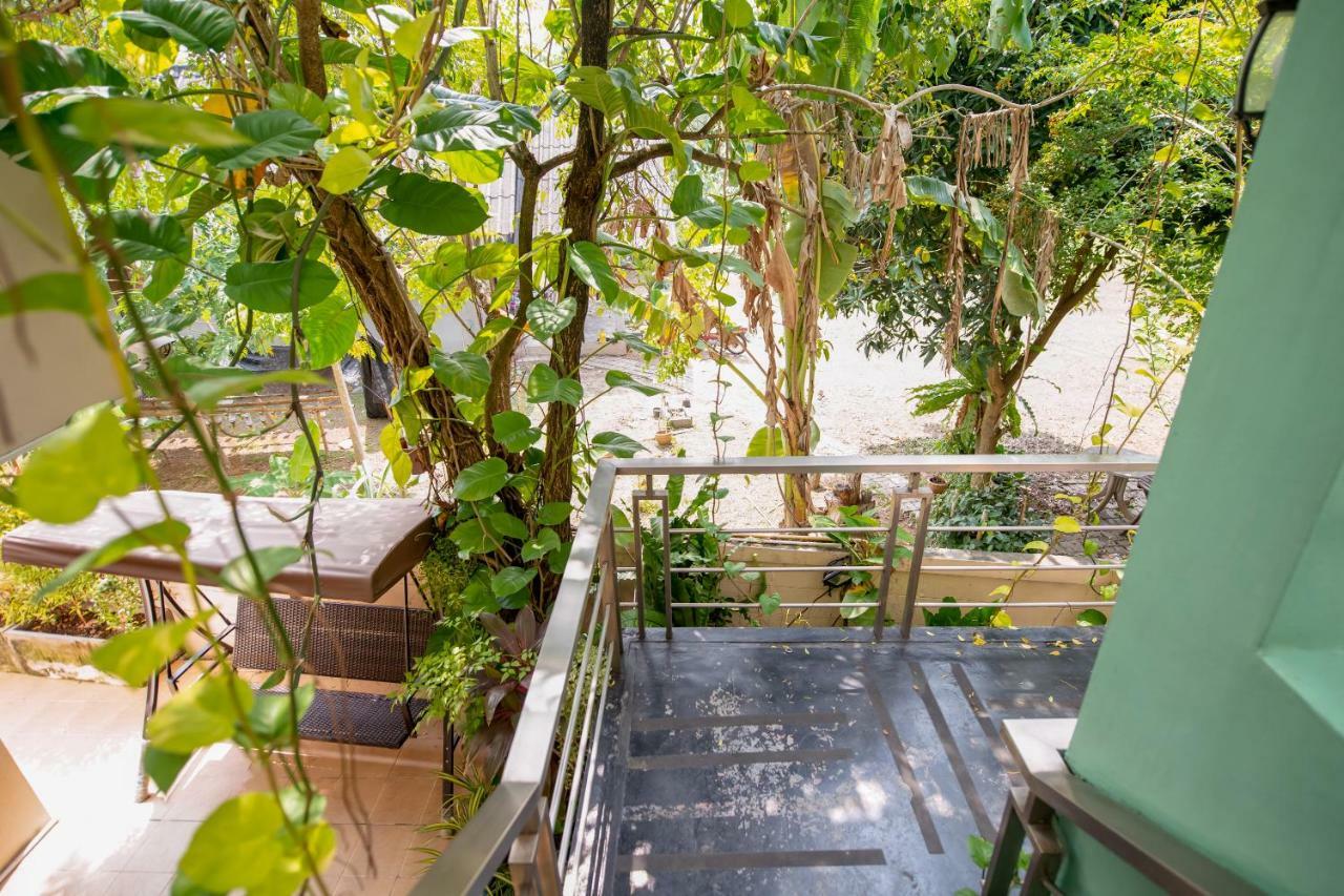 Oyo 345 The Click Guesthouse At Chalong Phuket Exteriör bild
